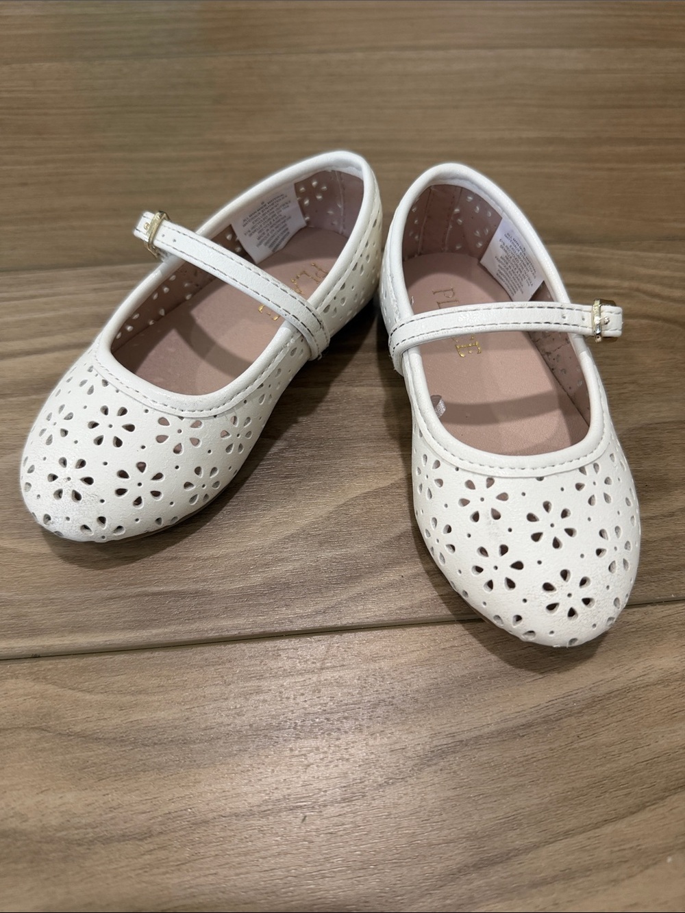 Girls' White Floral Cutout Mary Jane Shoes